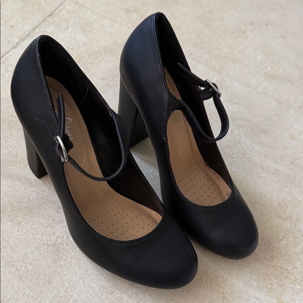 Elegant Black Women's Heels Size 6.5 NEVER WORN - Super Cute Heels